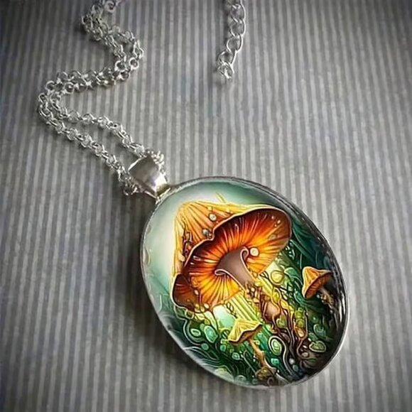 Silver Oval Shaped MUSHROOM Pendant Necklace - Picture 3 of 4